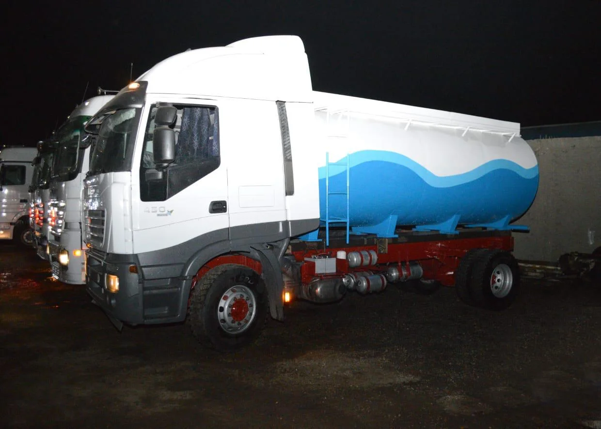High-pressure water drain cleaning 2